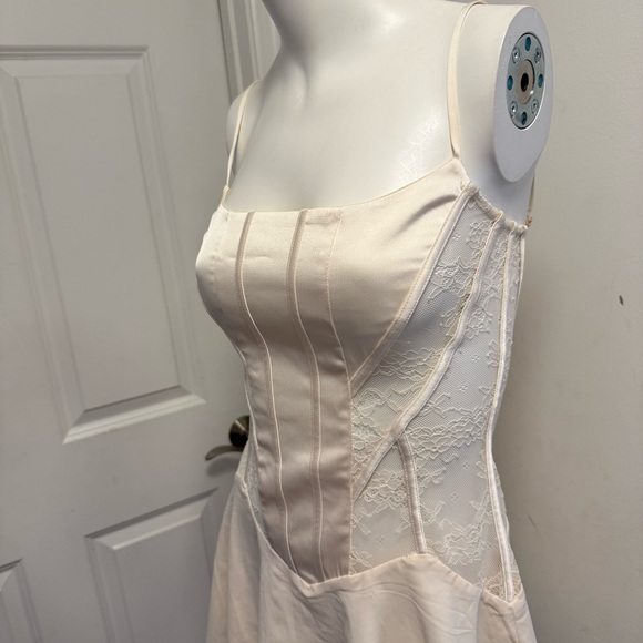 Oh Polly Lace Handkerchief Hem Mini Dress in Ivory - Picture 9 of 15